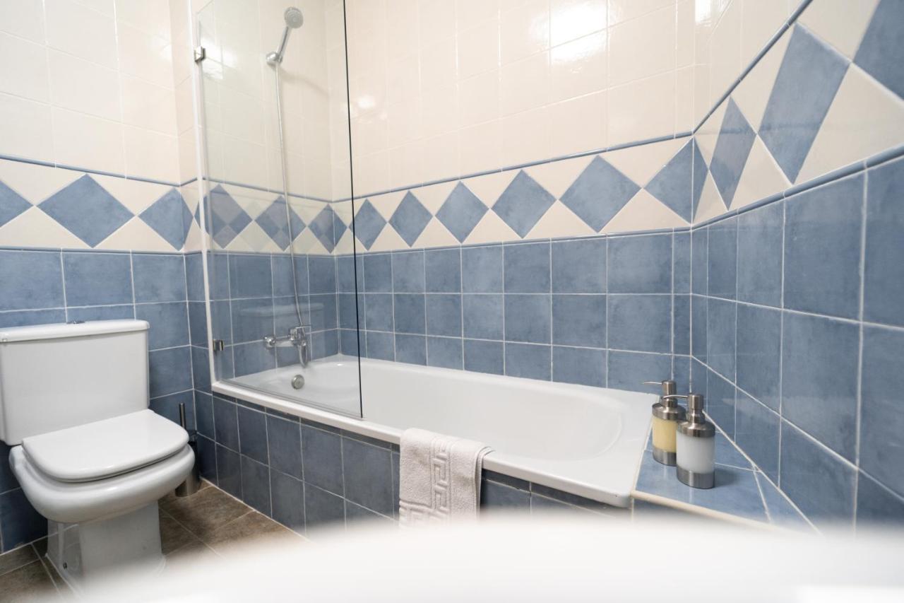Duplex 8 Canos Ronda Luaran gambar