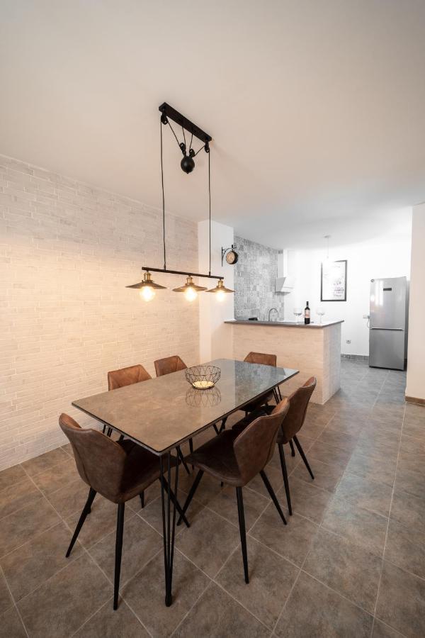 Duplex 8 Canos Ronda Luaran gambar